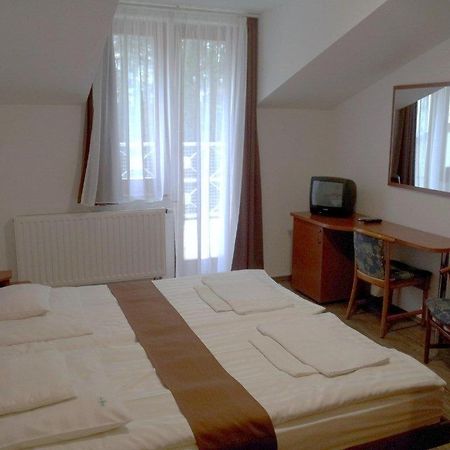 Fenyves Wellness Hotel Békéscsaba Esterno foto