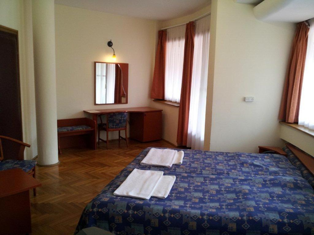Fenyves Wellness Hotel Békéscsaba Camera foto