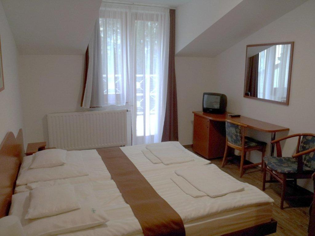 Fenyves Wellness Hotel Békéscsaba Esterno foto