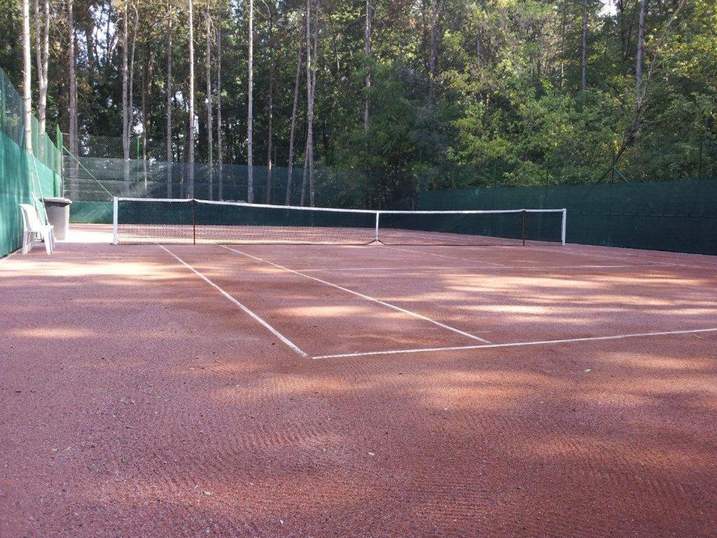 Fenyves Wellness Hotel Békéscsaba Esterno foto